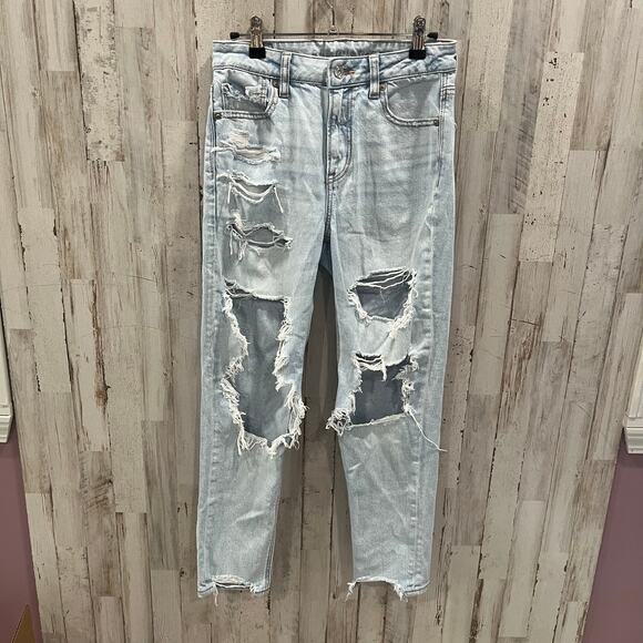 American Eagle Light Wash Destroyed Strigid Mom Jeans High Rise Womens  2 Short - Picture 1 of 9